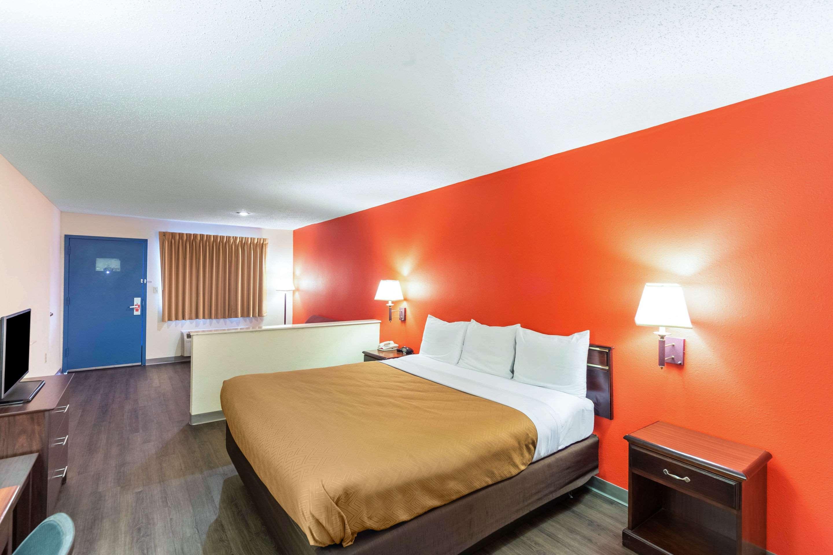 Econo Lodge Лоръл Екстериор снимка