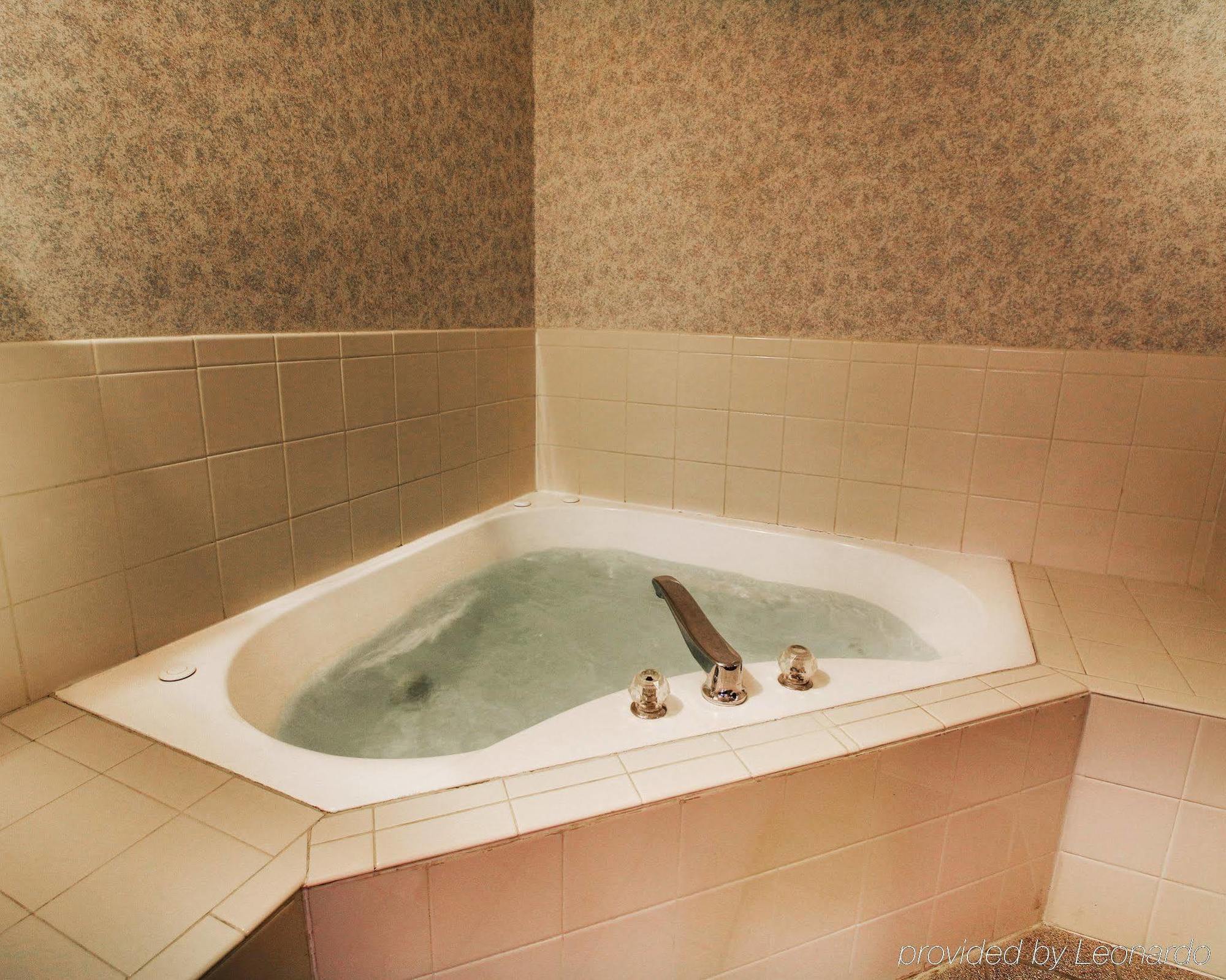 Econo Lodge Лоръл Екстериор снимка