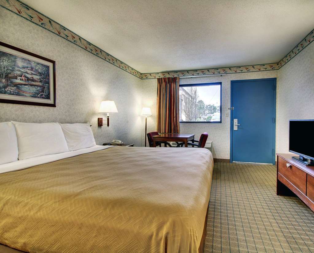 Econo Lodge Лоръл Стая снимка